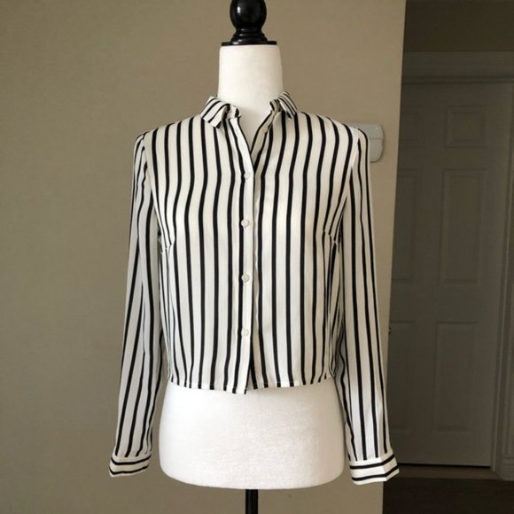 ❌SOLD❌ NWOT H&M black and white striped blouse - Picture 3 of 7
